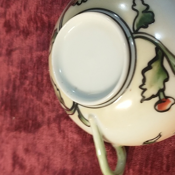 Vintage Hand Painted Tea Cups - Picture 3 of 4